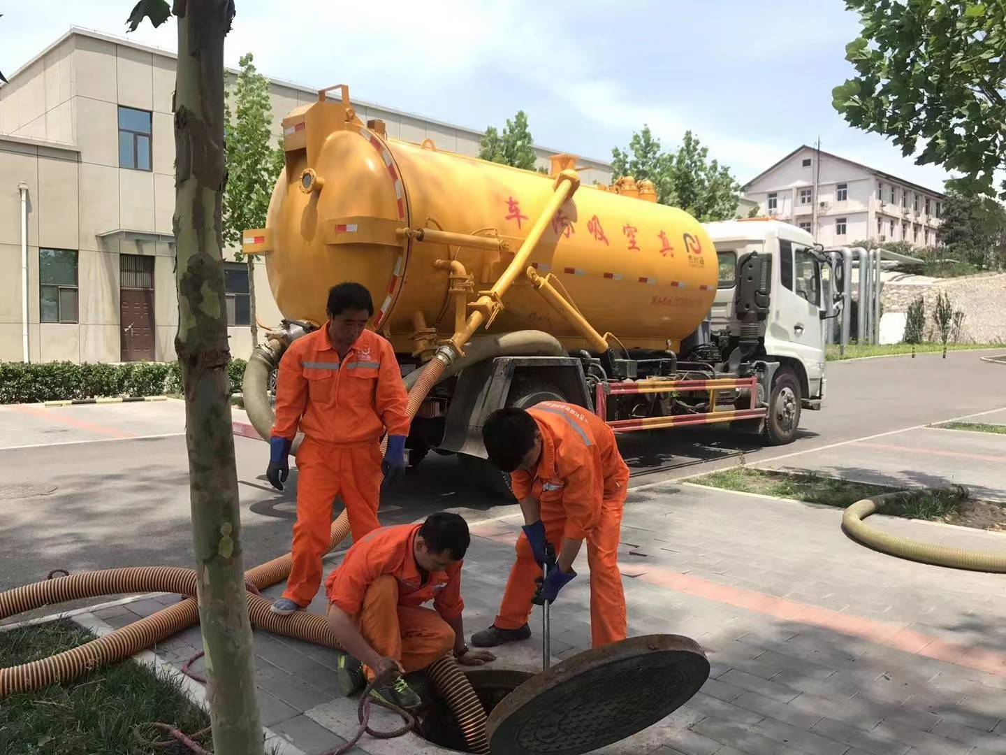 海东化粪池清理与5-8吨吸粪车施工效率分析